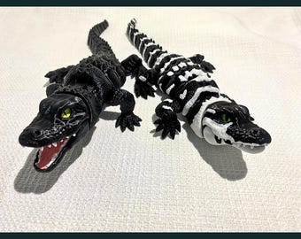 3D Articulated Printed Alligator with Opening Mouth and Glass Eyes Poseable Lifelike Desk Companion Realistic Reptile Alligator Fidget Model