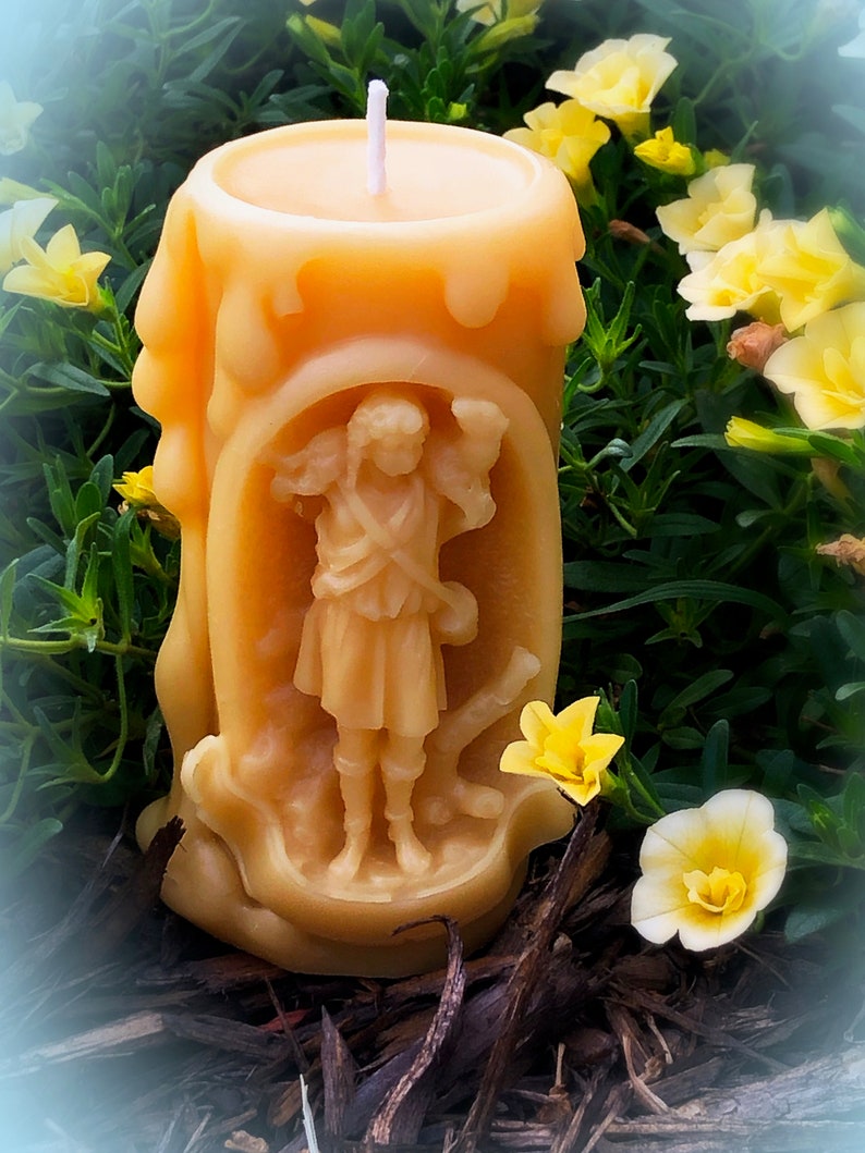Shepherd Carrying a Lamb 100/% Pure Yellow Beeswax Pillar Candle