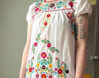 Vintage 70s Oaxaca Embroidered Cotton Dress | Cream with Bright Floral Stitching | Handmade Mexican Puebla Style | Size S/M