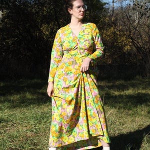Vintage 70s Floral Maxi Dress | Poly Knit with Vivid Print | Neon Pink Green Yellow | Boho Disco Garden Party | Size M/L