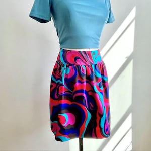 Vintage Y2K Silk Mini Skirt | 2000s Psychedelic Print Low‑Rise | Indie Sleaze Clubwear | Size S