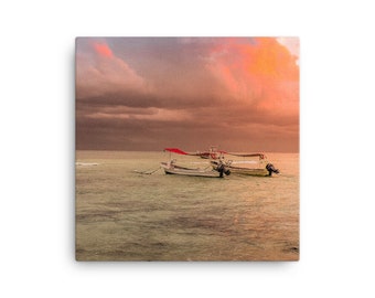 Barcos de pesca en Sunset Canvas Wall Art