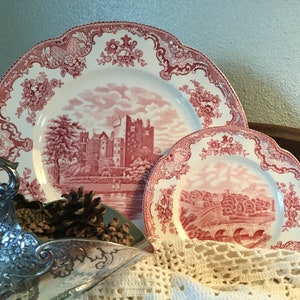 Two Vintage Old Britain Castles Plates, Haddon Hall, Blarney Castle, Christmas Mantle, Farmhouse, traditional Christmas, wife gift idea