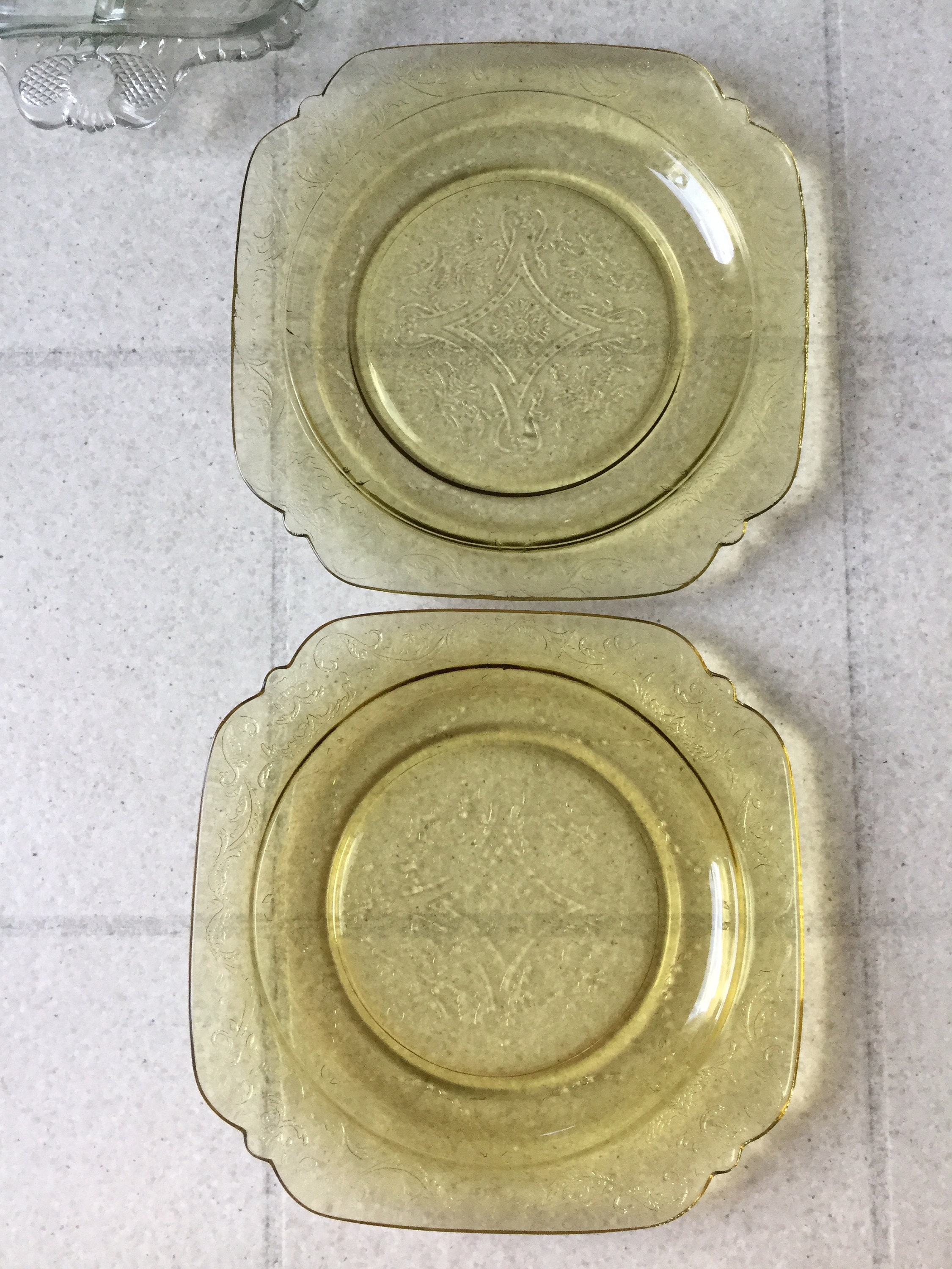 2 Depression Glass Plates, Cottage Core, Garden Party, Outdoor Wedding