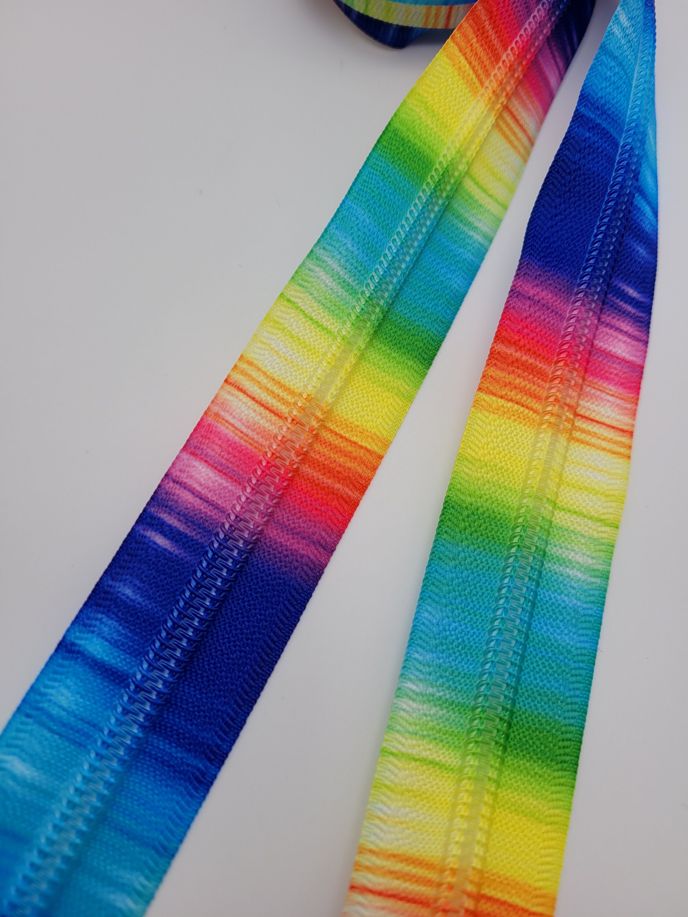 Size 5 Tie Dye Zipper By The Yard 135 Yards Etsy