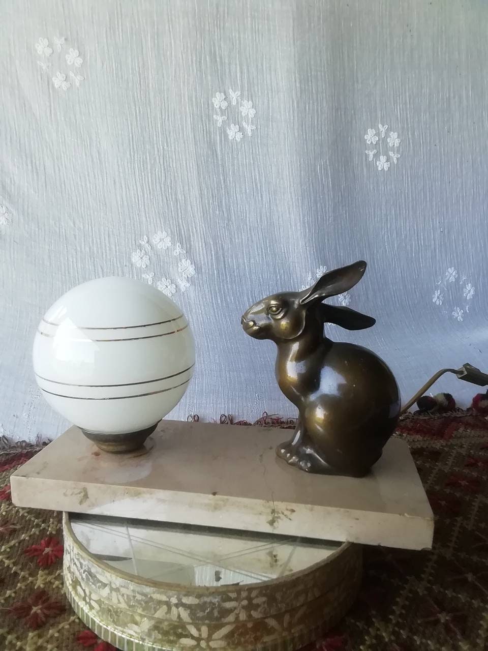 Vintage Français Spelter et Marble Rabbit Lamp