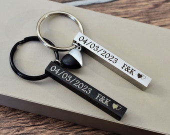 Custom Engraved Heart Couple Keychain Set Wedding Date Keyring Anniversary Boyfriend Gift Engravable Initials Name Keychain Gift for Him Her