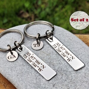 Personalisierte Koordinaten Schlüsselanhänger Set: Edelstahl Ferngeschenk