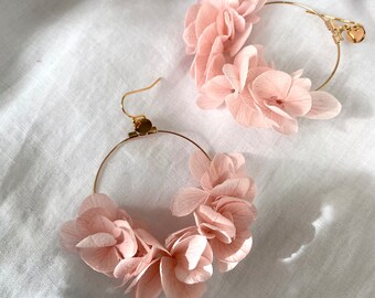 preserved flower earrings -- ROMY powder pink sakura