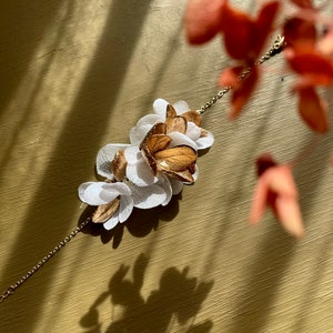 Bracelet stabilized flowers--MARYLOU white and gold