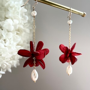 preserved flower and freshwater pearl earrings -- LOUISE Burgundy red