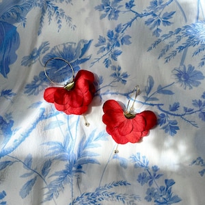 preserved flower earrings -- LAURA red