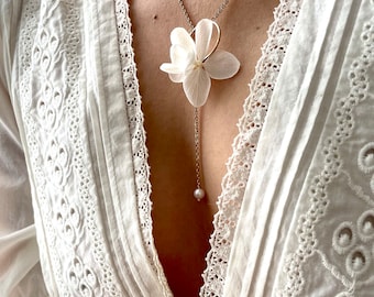 Collier fleurs stabilisées et perle d’eau douce et--ZOÉ blanc