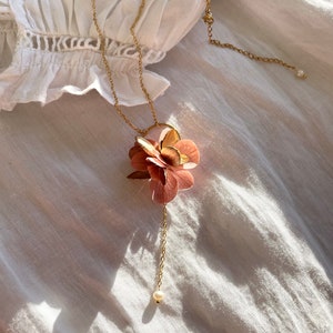 Collier fleurs stabilisées et perle deau douce etZOÉ vieux rose or image 9