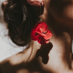 preserved flower earrings -- AURÉLIE red