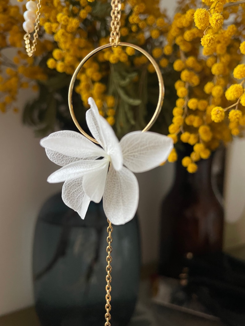 Collier dos nu fleurs stabilisées perle deau douce et swarovskiALICE image 6