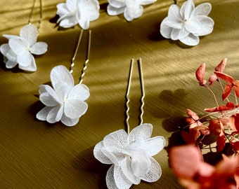 Stabilisierte Blumenhaarnadel — AGATHE weiß