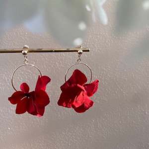 preserved flower earrings -- JULIA red