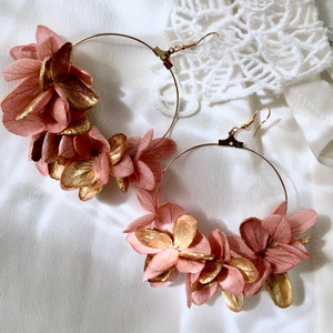Preserved flower earrings -- CHLOÉ old rose gold