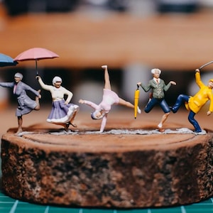 Miniature Diorama Figure Flying Umbrella Scale 1:87 No Preiser Decoration Mini
