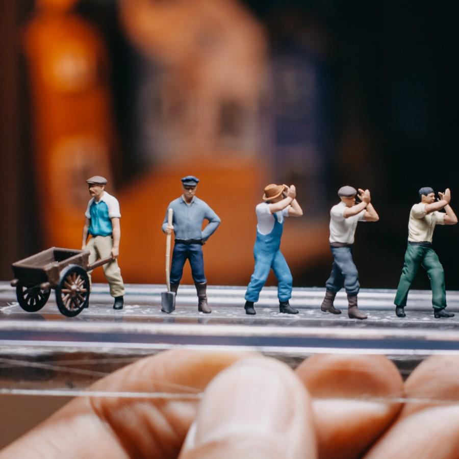 ミニチュアジオラマフィギュア 労働者 鉱夫 農作業員 スケール1:87