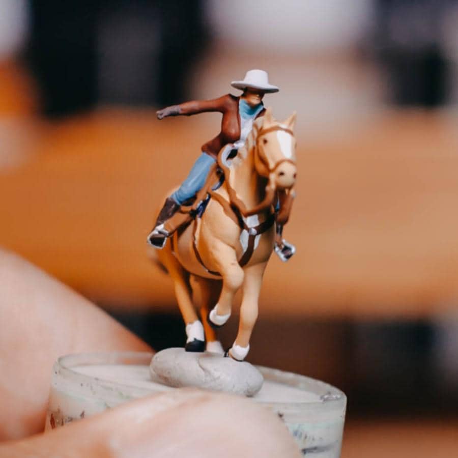 Miniature Action Figures Cowboy on Horseback Scale HO 1/87 NO Preiser Diorama Decoration 1/64