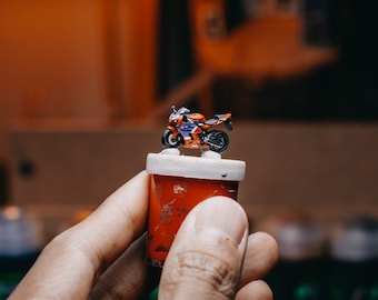 Miniature Action Figures Motorcycle Raci ng Diorama HO Scale 1:87 Decoration 1/87