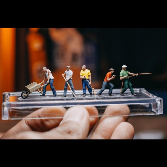 ミニチュアジオラマフィギュア 働く男性 鉱山労働者 農業 スケール 1