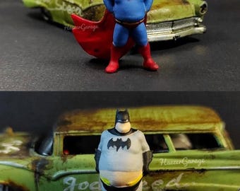 2pcs Miniature Figure Diecast Super and Bat Man Pension Mini Action Diorama Scale 1/64