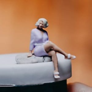 Miniature Action Figure Woman Sitting for Diorama HO Scale 1:87 NO preiser Decoration