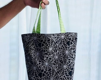 EASY Beginners Reversible Trick or Treat Tote Bag Sewing Tutorial | DIY | Pattern | Halloween Bag | PDF | Beginner Sewing Project