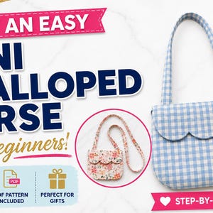 Może przedstawiać: Jasnoniebiesko-biała torebka z tkaniny w kratkę vichy z falistą klapką i paskiem na ramię. Obraz zawiera tekst SEW AN EASY MINI SCALLOPED PURSE for Beginners, Aloha Sewing Company oraz STEP-BY-STEP TUTORIAL wraz z odpowiednimi ikonami.