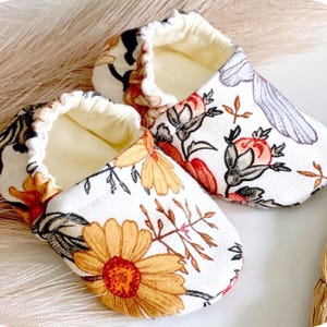 BESTSELLER Unisex Baby Shoes Sewing Pattern & Tutorial | Newborn | Toddler | Baby Shower Gift to Sew | PDF | Instant Download | Digital