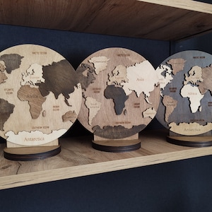 Weltkarte aus Holz für den Schreibtisch, Weltkarte für den Schreibtisch, personalisierte Tischdekoration, Geschenk für den Vatertag