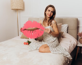 Arte de pared de madera con labios rojos, decoración de madera contrachapada pintada para salón de belleza o habitación de niña.