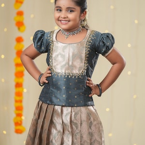 Shivangi clothing Grey Traditional Spiral Tree Pattu Pavadai