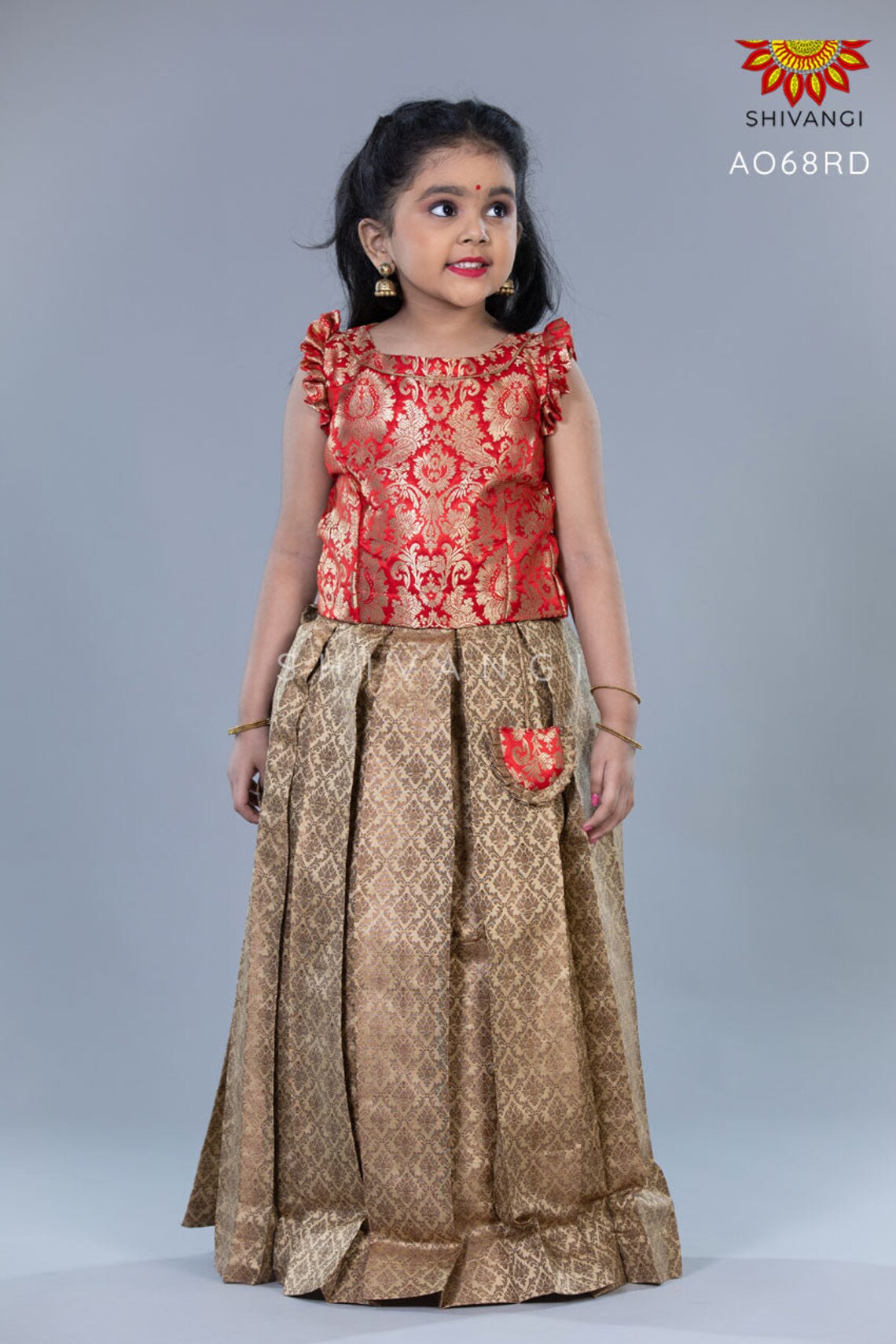 Babyhug Half Sleeves Banarsi Brocade Pattu Pavda Choli With Lehenga And Dupatta Set - Red