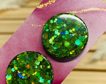 20mm Handmade resin glittery stud earrings: chic, effortless but also sparkly and dazzling!