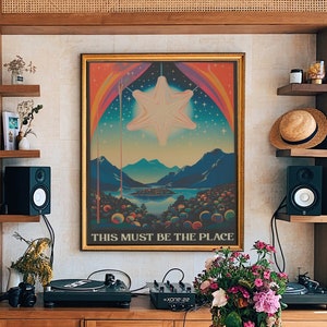 Arte de pared retro de los años 70, póster This Must Be The Place, impresión de paisaje vintage, decoración boho, arte retro de los años 70, decoración estética de dormitorio, póster de los años 70