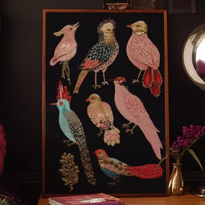 Arte mural, estampado de pájaros coloridos, decoración maximalista del hogar, ilustración animal caprichosa, arte mural natural, decoración bohemia para habitación infantil, póster de pájaros
