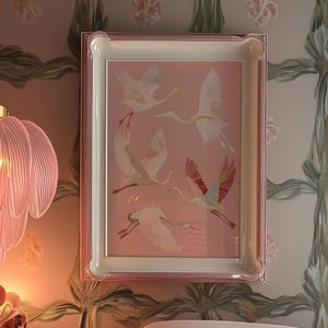Wandkunst, Pastell Kranich Vogel Druck, rosa fliegender Vogel Poster, weiches Natur Dekor, Boho Tier Wandkunst, verträumte feminine Illustration heitere Kunst