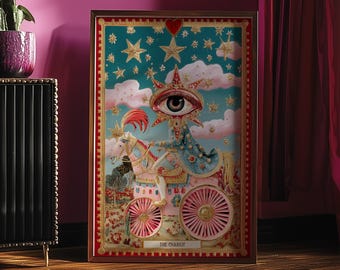 Op de afbeelding: Een ingelijst kunstwerk met een grillige scène met een strijdwagen, sterren en een oog. Het kunstwerk heeft een turquoise achtergrond met gouden sterren en wolken. De strijdwagen is roze en rood en het kunstwerk is ingelijst in een bruine houten lijst.