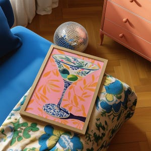Copia di arte murale, poster di un gatto da cocktail, arredamento da bar preppy, stampa di un gatto rosa, arte massimalista colorata, arte murale di animali divertenti, poster da cucina boho