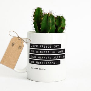 Tasse "Friede ist wichtig" - Spruch Motivation, Schönes Geschenk Frauensache Witzige Geschenkidee Haltung Gesellschaft - MissesMueller