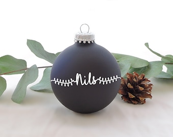 Weihnachtskugel mit Wunschname personalisiert - Persönliches Weihnachtsgeschenk - Christbaumkugel aus Glas  Ø 7 cm Vanille Creme - 45spaces
