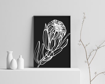 Väggdekoration med proteabladblomma i svartvitt - Finns i A4 (210 x 297 mm) eller A3 (297 x 420 mm)