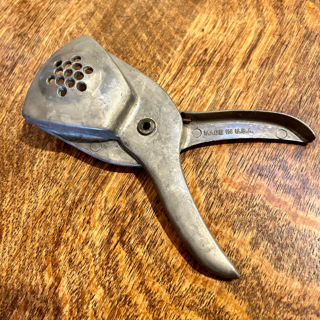 Vintage Kitchen Irvinware Citrus Juicer Mid Century Barware Utensils ...
