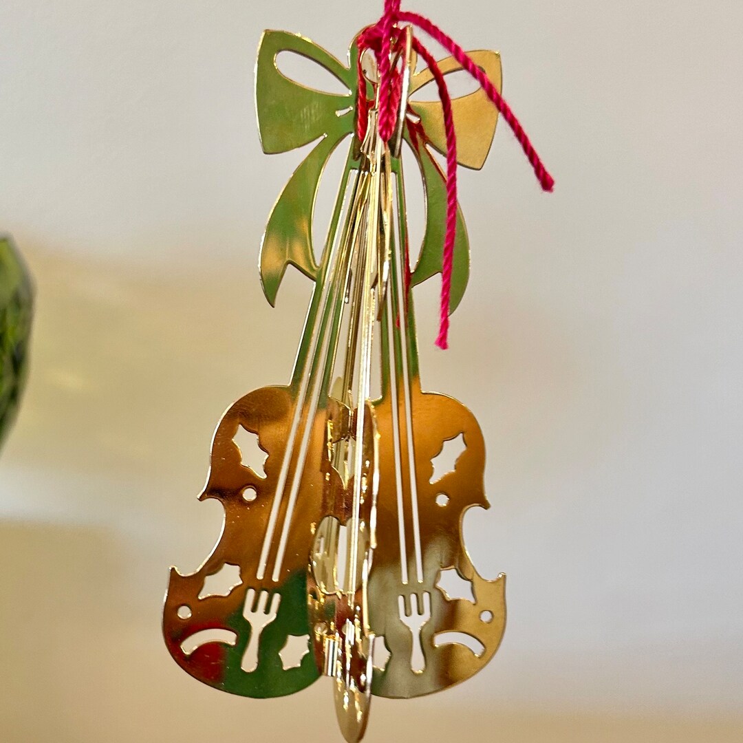 Danbury Mint Gold Christmas Ornament 1985 Violins Gold Plate No Box