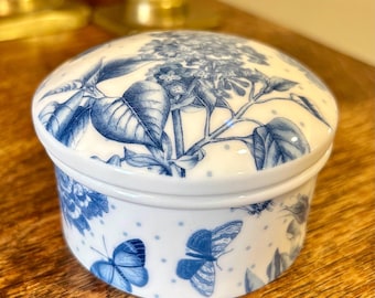 Portmeirion Botanic Blue Round Lidded Box Vintage Collectible Ceramic Kitchen Dining