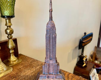 Statue en métal de l'Empire State Building : souvenir de gratte-ciel Art déco de New York de 27 cm (11 po.)